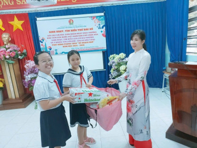 Chương trình sinh hoat, tìm hiểu lịch sử địa phương và ý nghĩa tên Liên đội, tên xã Dầu Tiếng và Chương trình phát động phong trào "kế hoạch nhỏ" năm học 2025 - 2026.