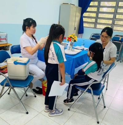 TỔ CHỨC TIÊM VẮC XIN UỐN VÁN – BẠCH HẦU GIẢM LIỀU (TD) DÀNH CHO HỌC SINH LỚP 2 THEO KẾ HOẠCH TIÊM CHỦNG NĂM 2025 - “AN TOÀN – CHU ĐÁO – HIỆU QUẢ”