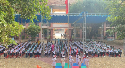 LIÊN ĐỘI TRƯỜNG TIỂU HỌC NGÔ QUYỀN TỔ CHỨC LỄ CHÀO CỜ THEO NGHI THỨC ĐỘI TNTP HỒ CHÍ MINH