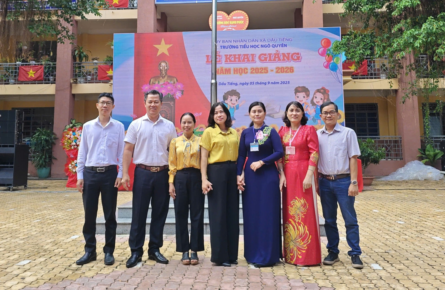 Khai giang 2025 2026 18 min