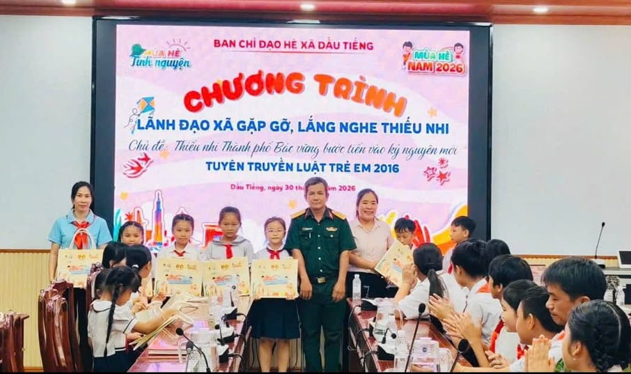LIÊN ĐỘI TRƯỜNG TIỂU HỌC NGÔ QUYỀN THAM GIA CHƯƠNG TRÌNH “LÃNH ĐẠO XÃ GẶP GỠ, LẮNG NGHE THIẾU NHI NĂM 2026”